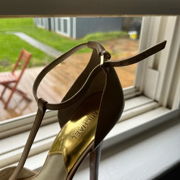 Beautiful Designer High Heels ✨ - Picture 3 of 5